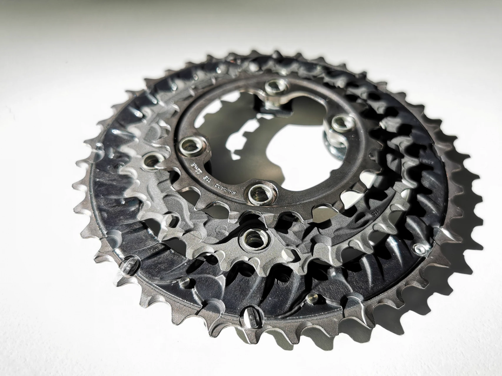 3. Shimano XTR FC-M9020 96mm BCD Chainring set - 40/30/22T * NOU *