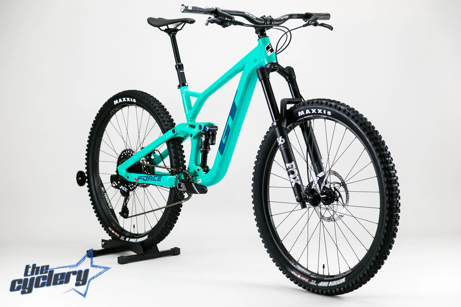 1. Cumpar enduro sau downhill