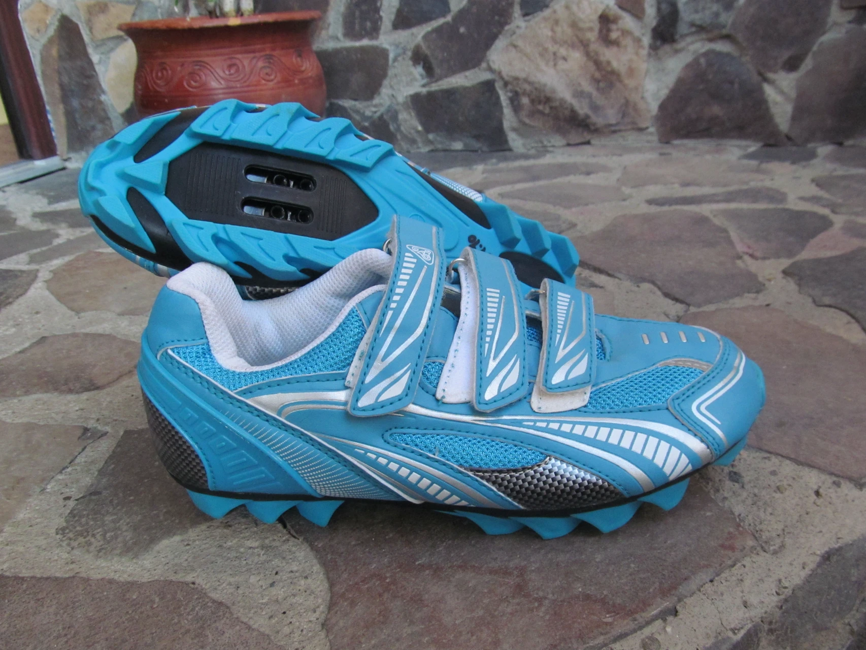 1. Pantofi mtb nr 37, 24cm