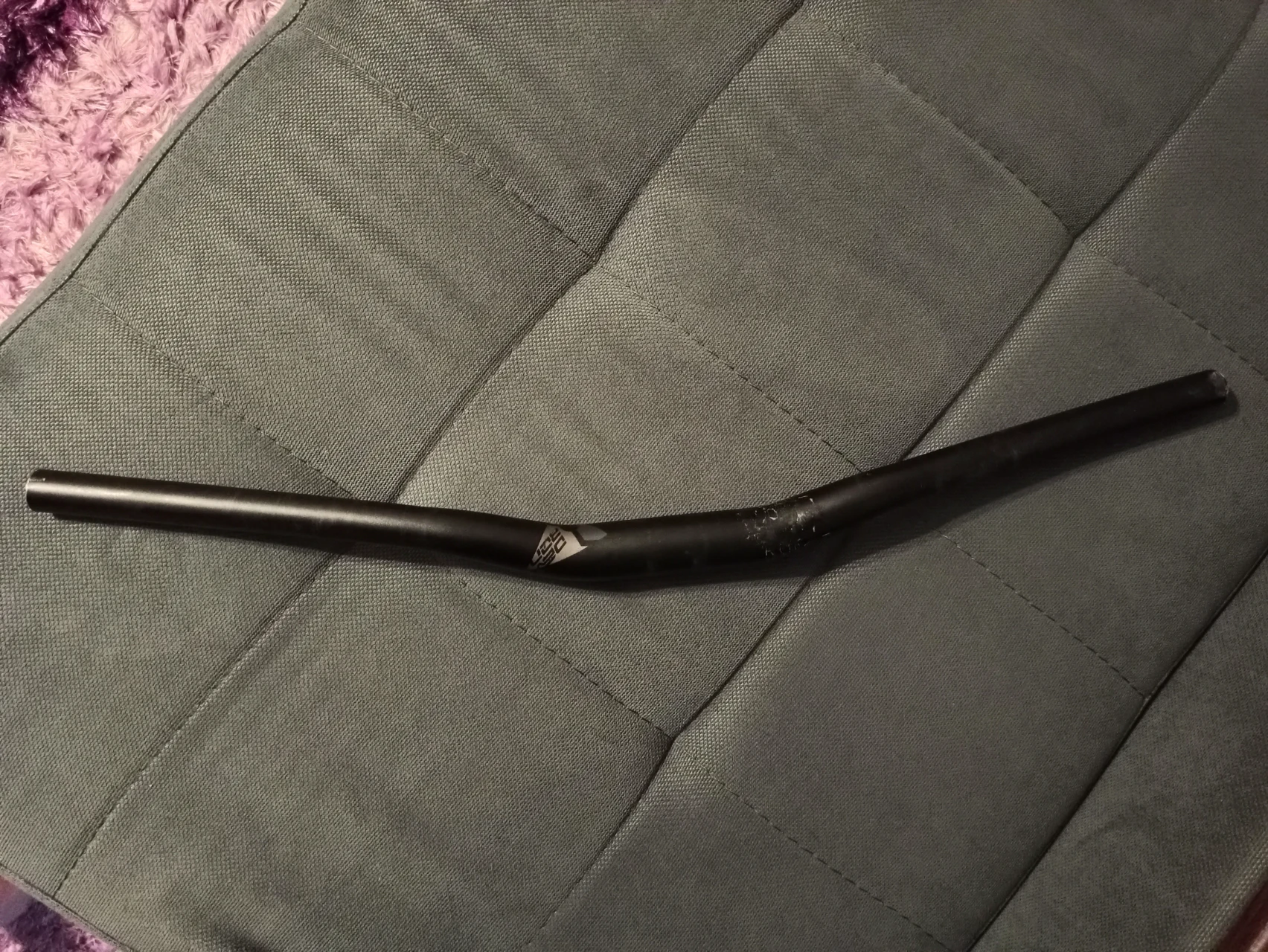1. Ghidon Zoom 64cm