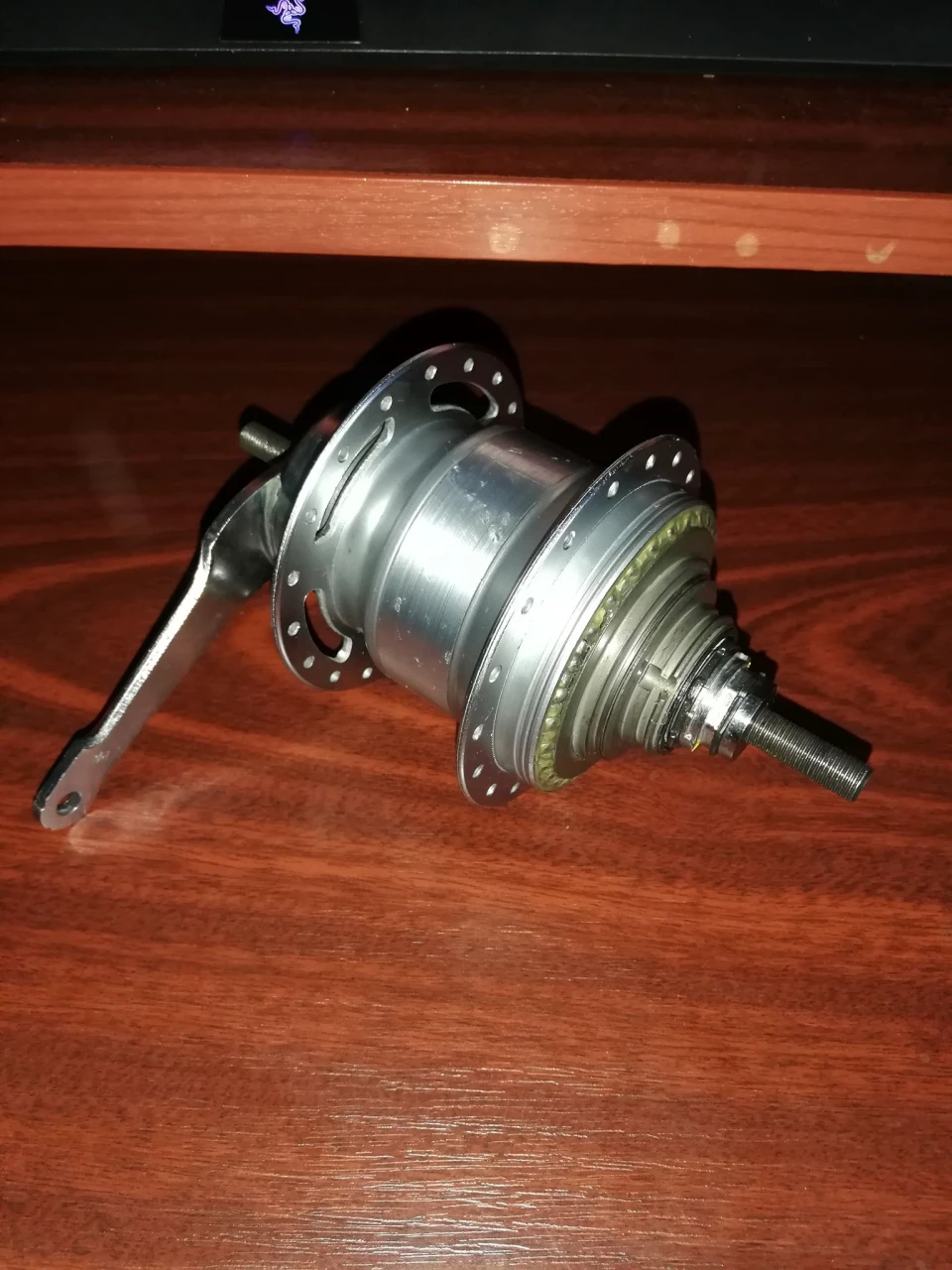 1. Schimbator integrat Shimano inter 7