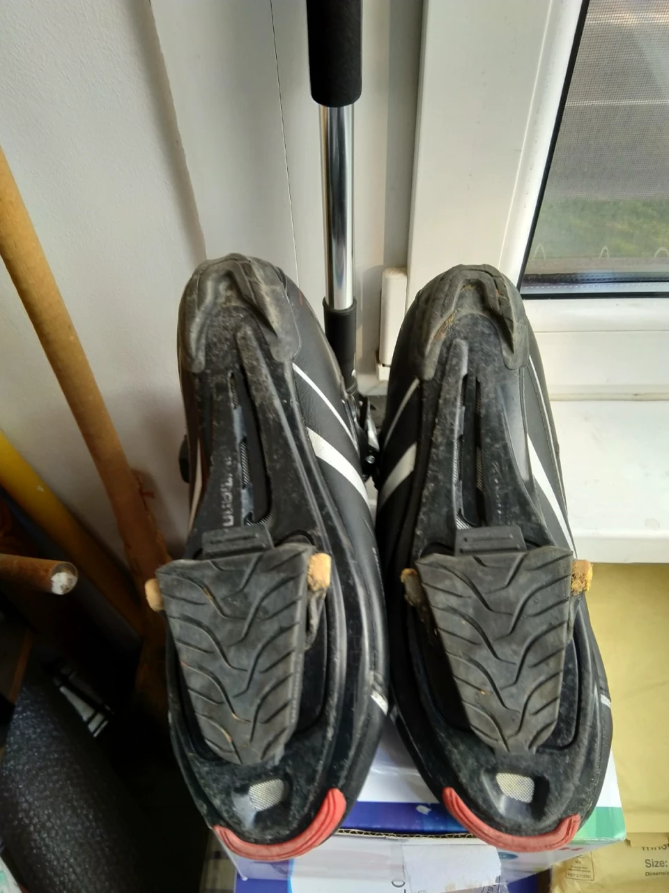 1. Pantofi șosea Shimano SH-RO88