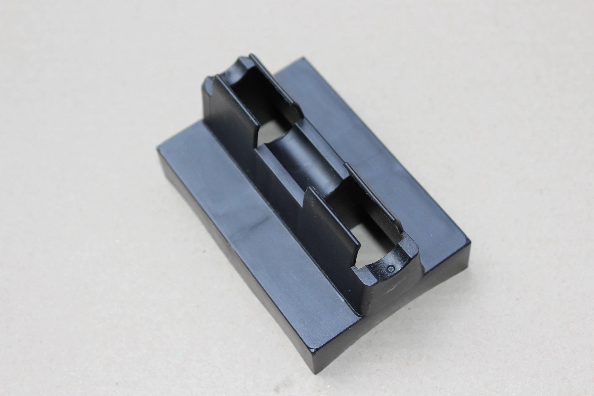 1. Suport furca suspensie cu ax 15mm
