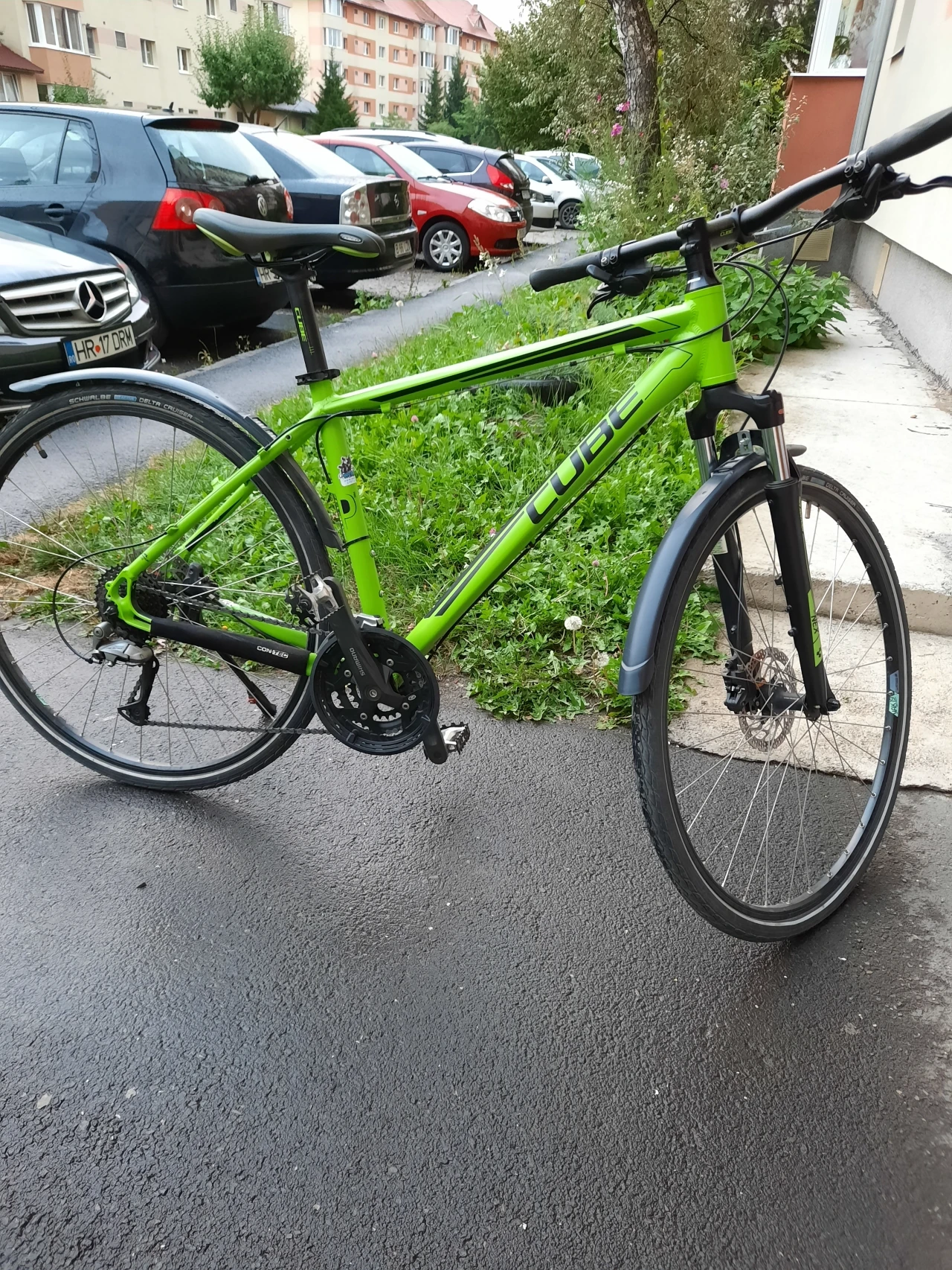 1. Bicicletă cross/trekking Cube LTD CLS Pro