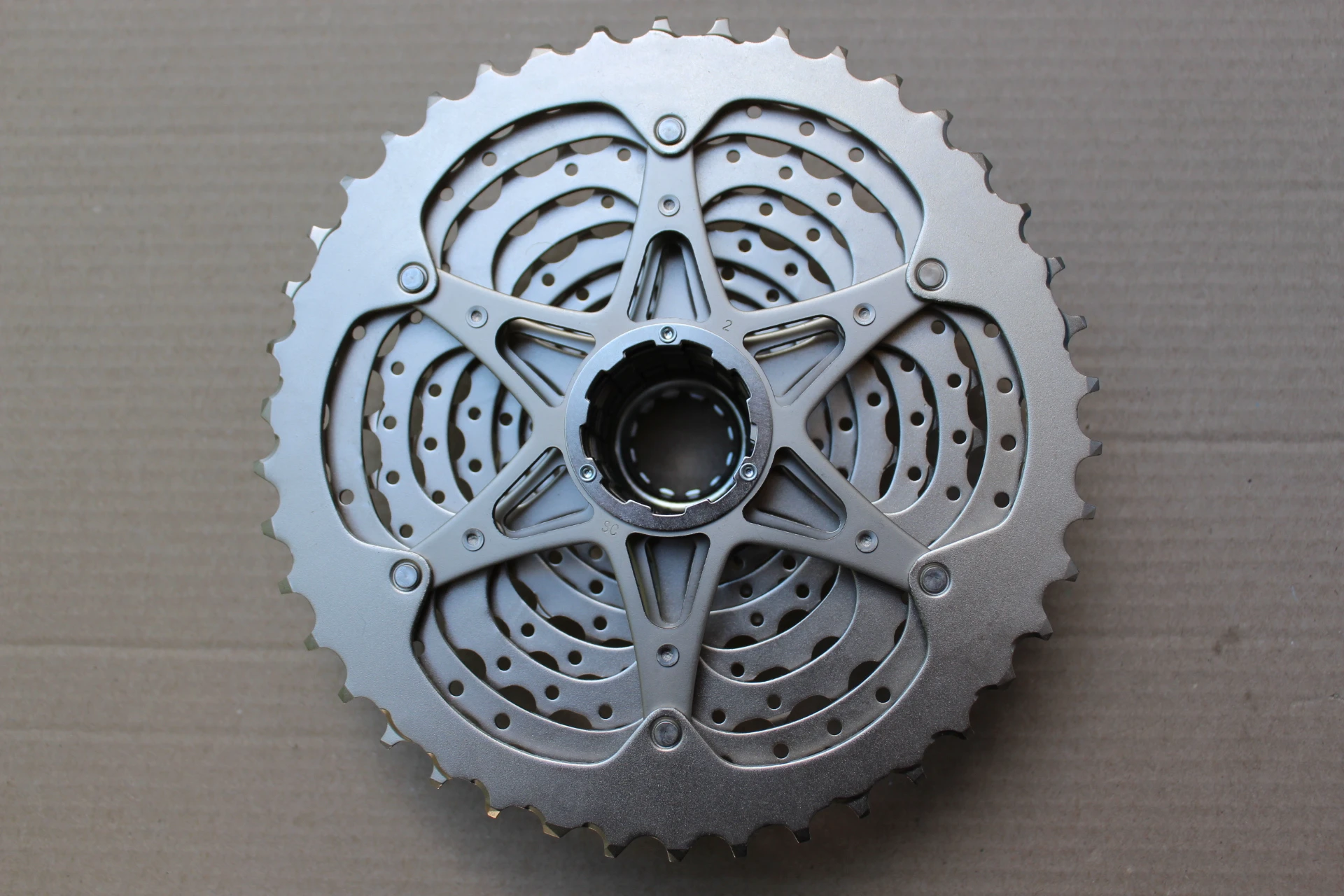 3. Shimano Deore CS-M4100 11-42t - 10 viteze
