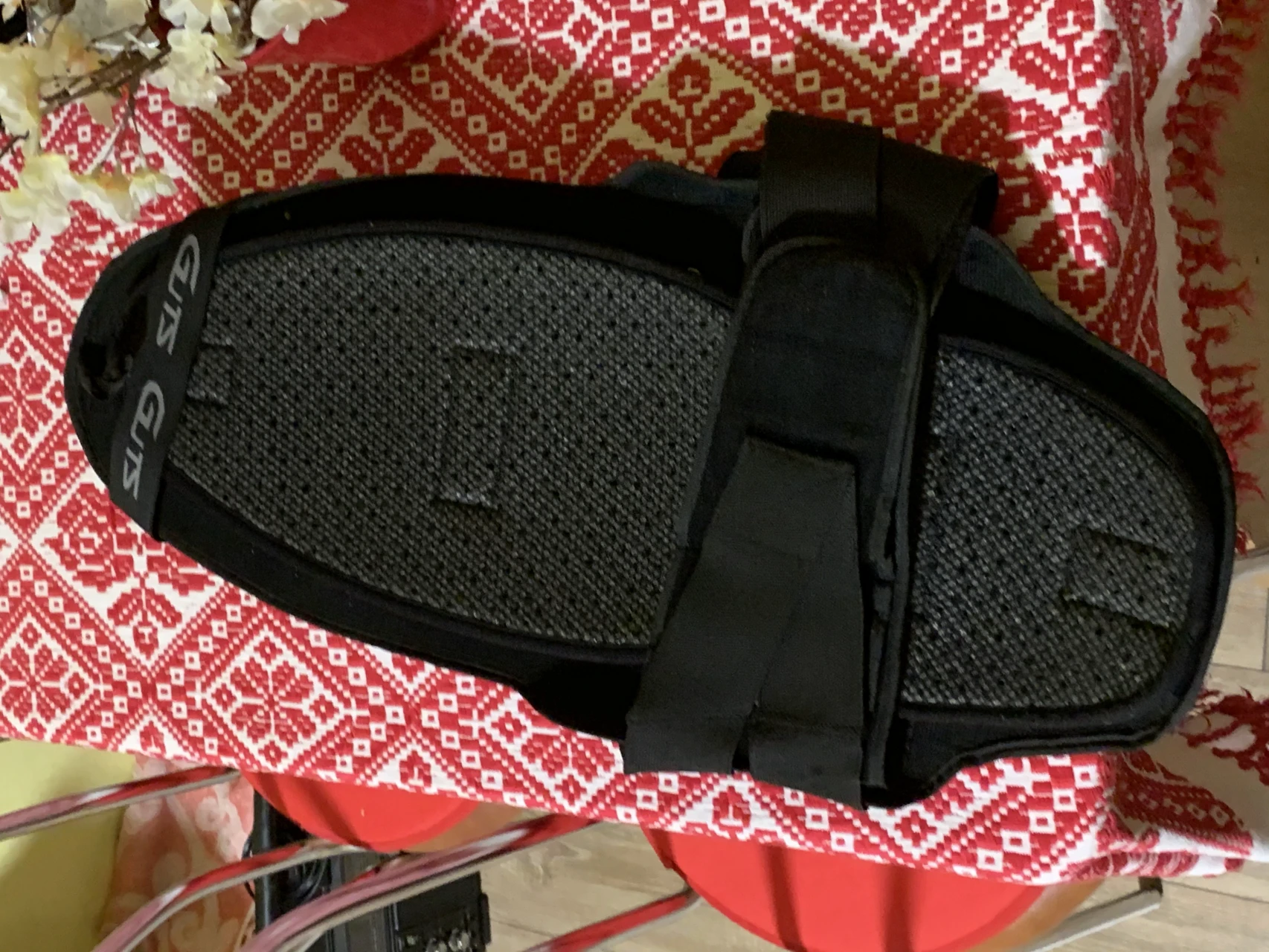 1. Vând protecție spate Spartan