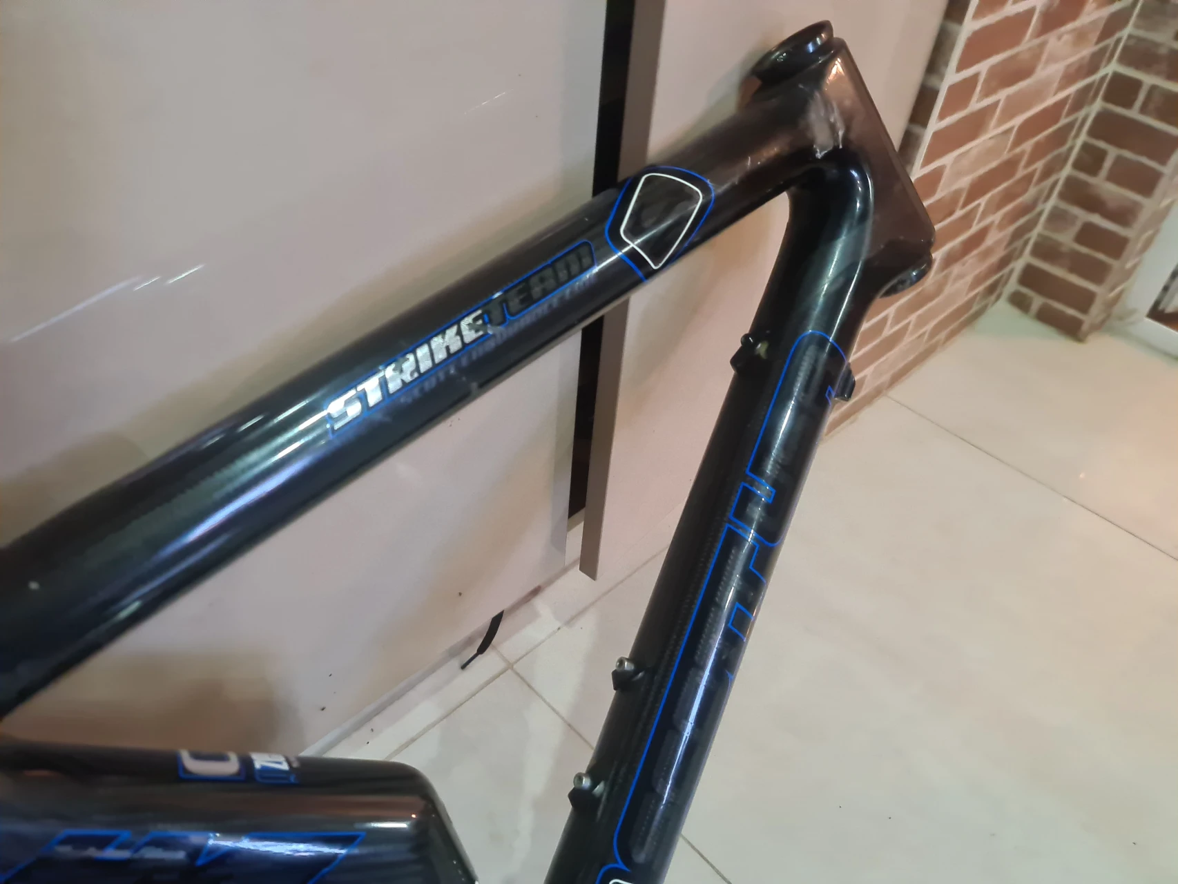 1. Cadru scott strike g carbon +fox float rl+transmisie