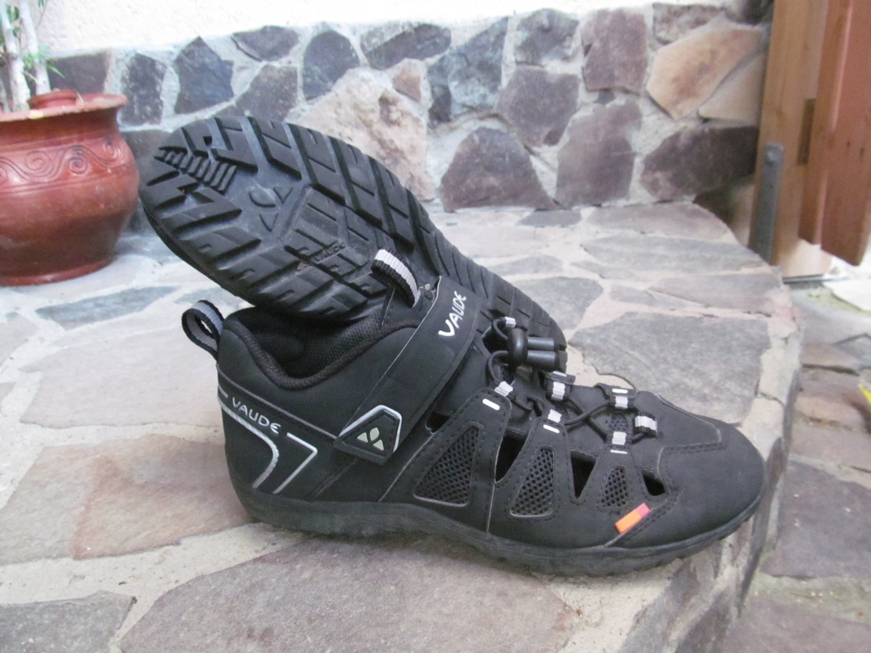 1. Pantofi Vaude nr 41, 27 cm