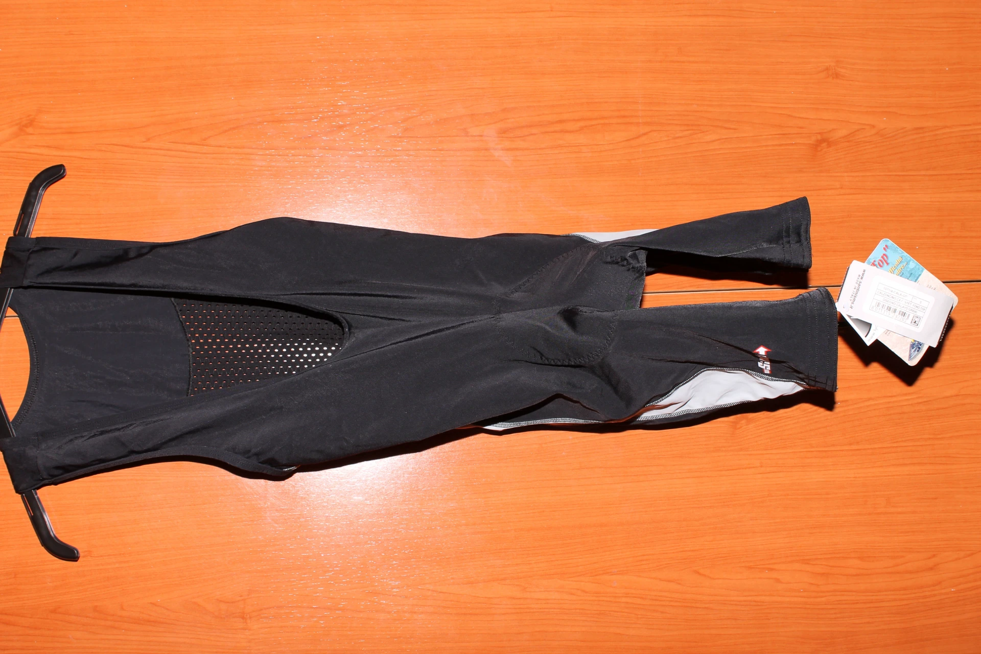 3. Pantaloni scurti Santini cu bretele si burete marime S cu eticheta