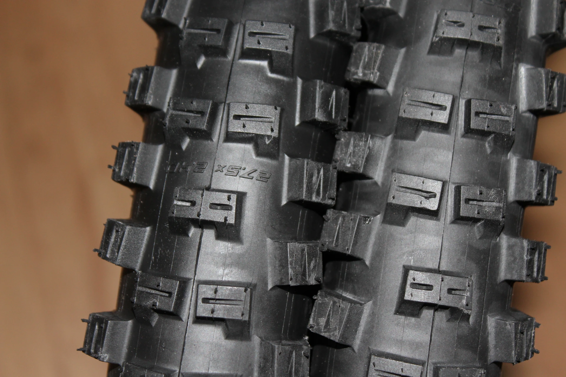 4. Schwalbe Big Betty E-50 Addix TwinSkin 27.5x2.40 - sarma