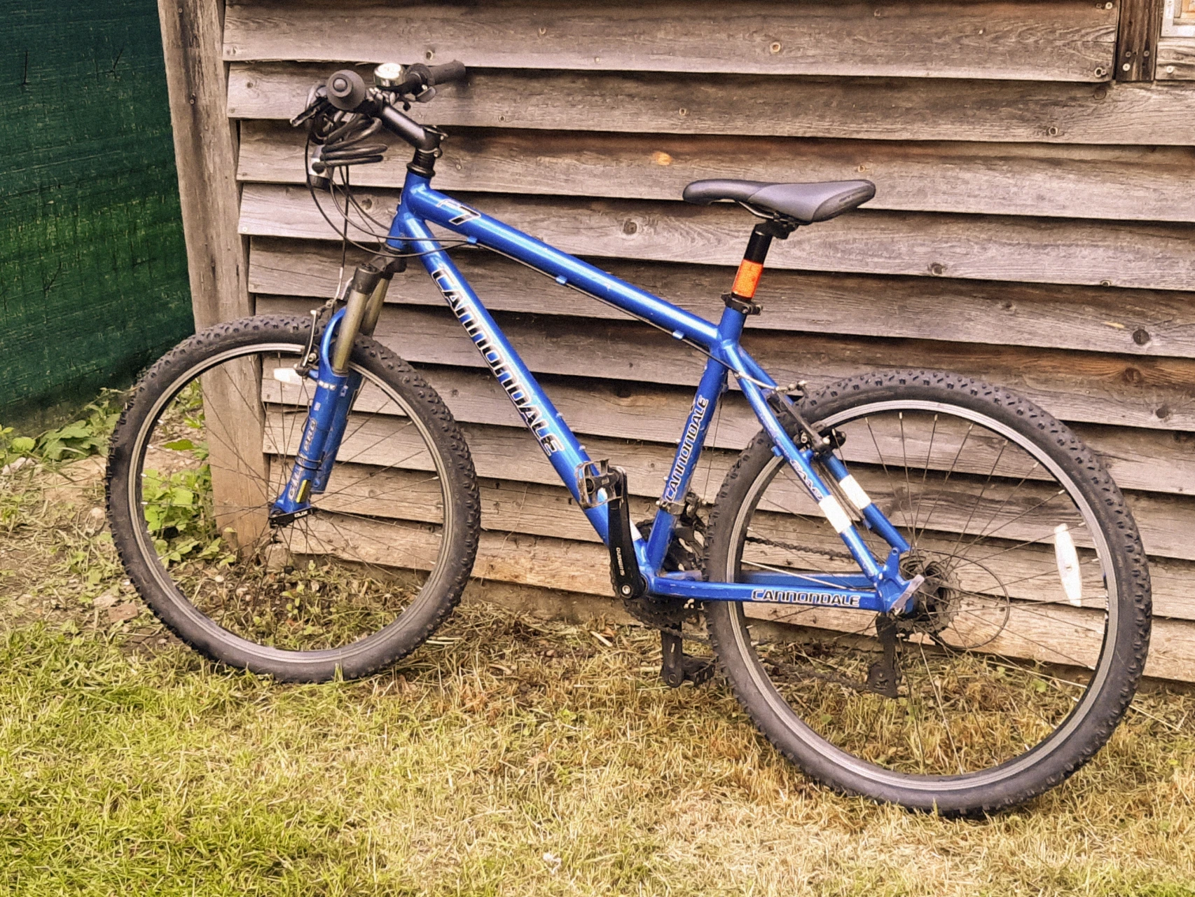 1. Vand bicicleta MTB Cannondale F7