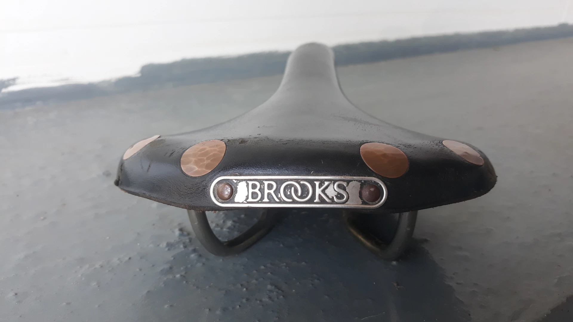 1. Sa Brooks Profesional