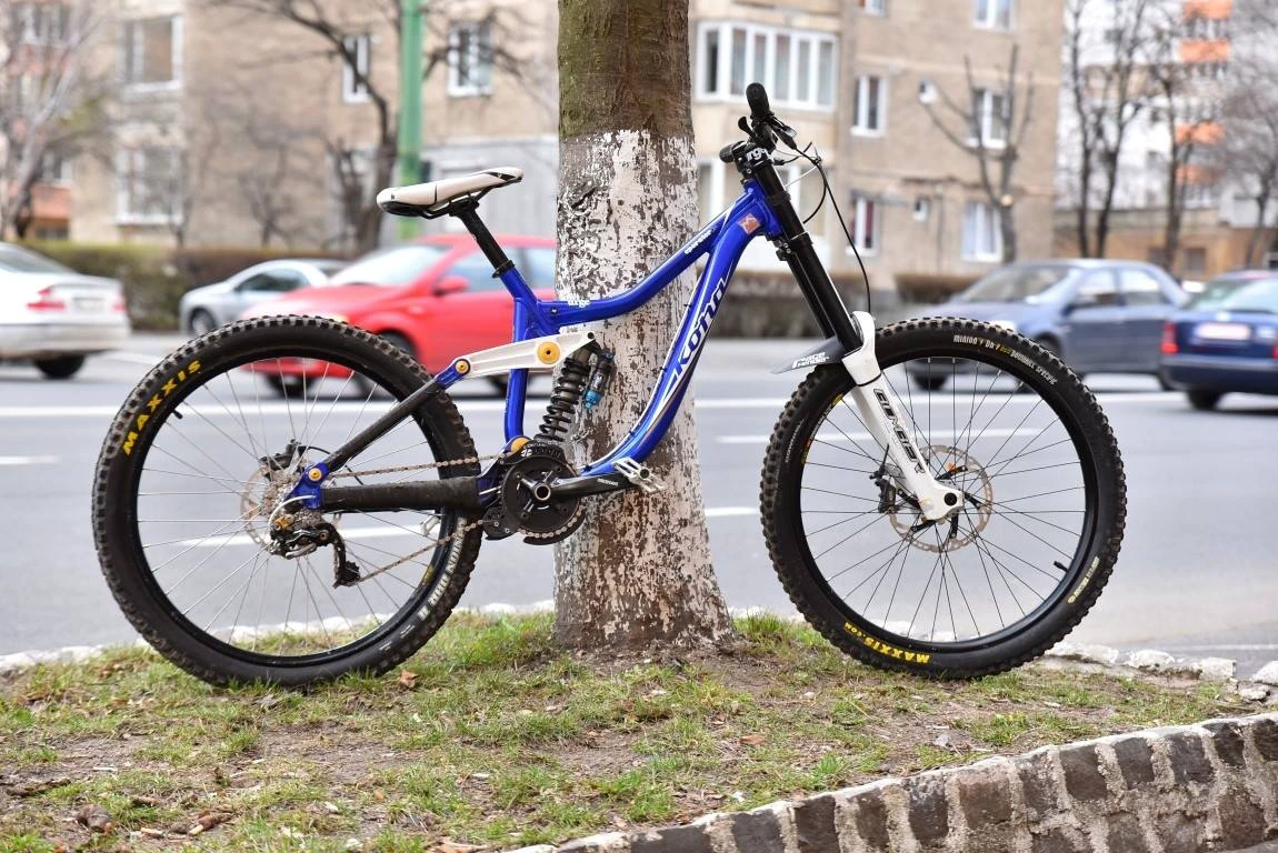 1. Kona Operator 2012