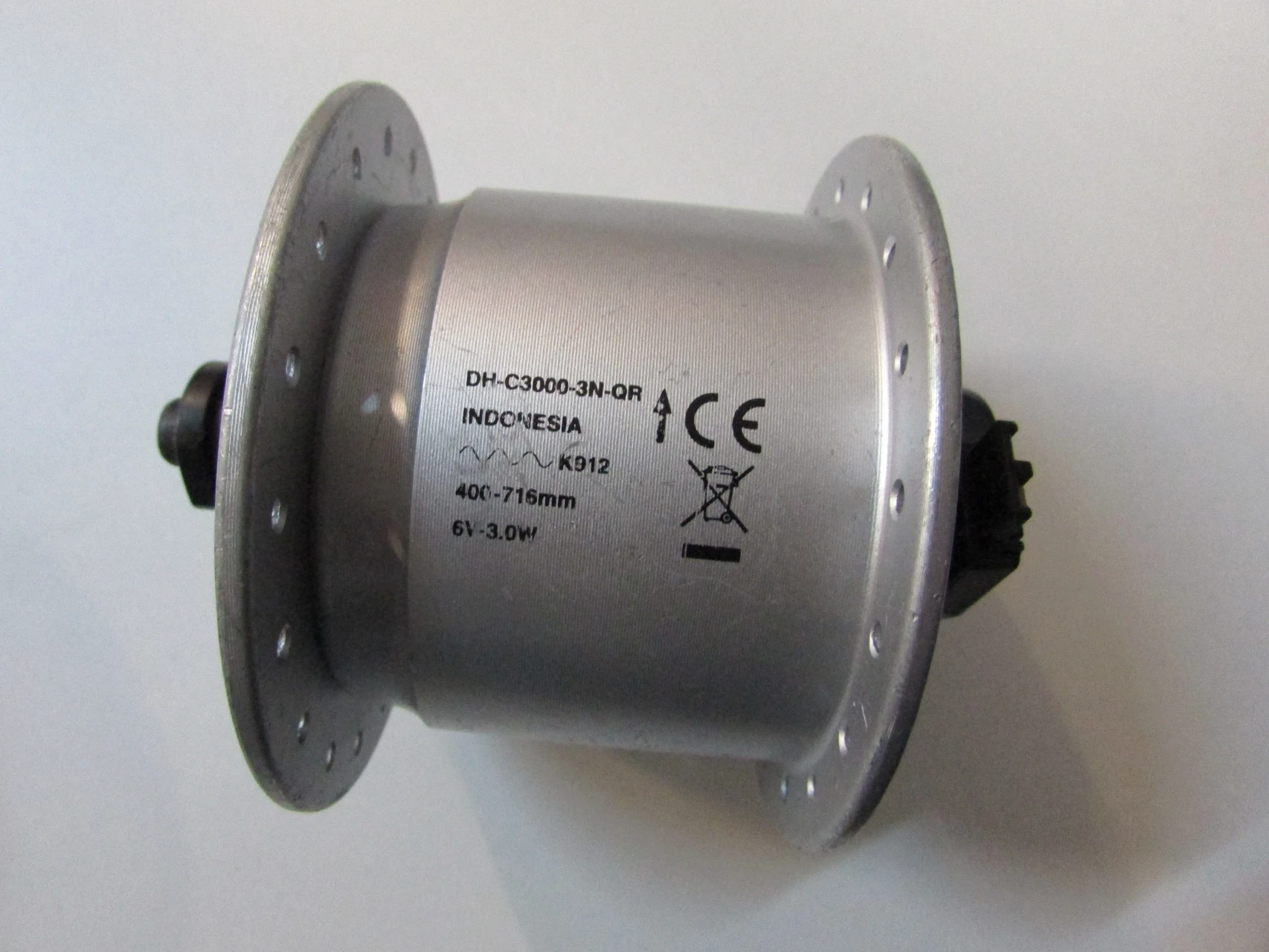 1. Butuc cu dinam Shimano Nexus