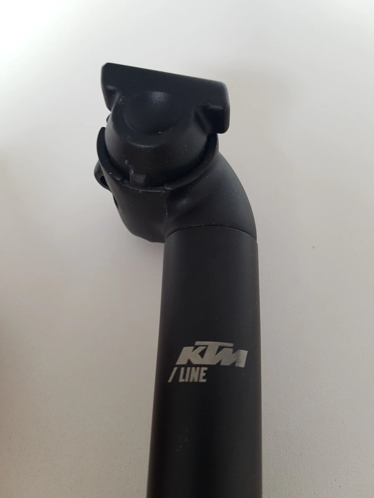 4. Tija sa KTM fara surub de strangere