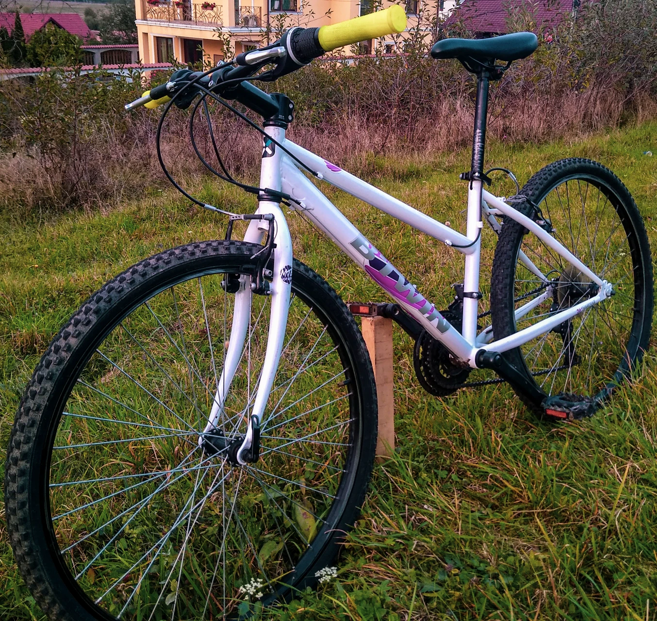 5. Btwin Rockrider 300