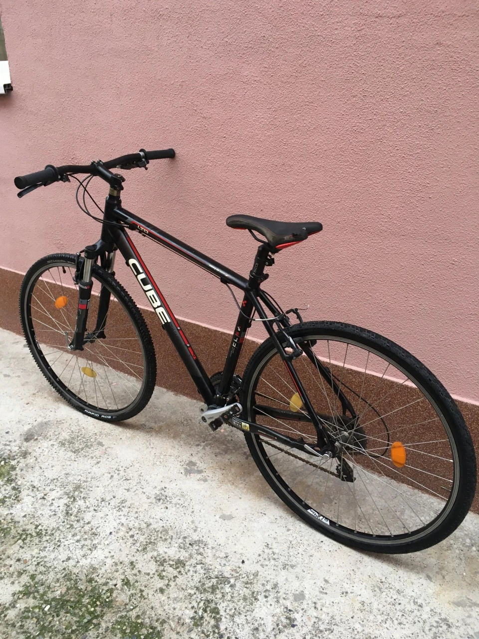 1. Bicicleta CUBE City bike / Trekking