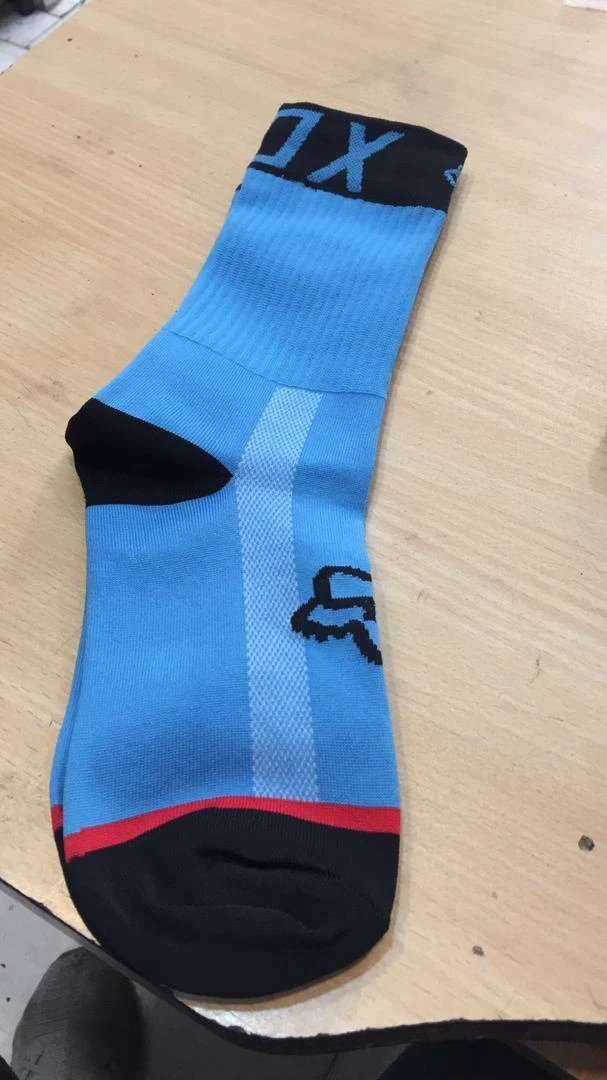 2. Sosete ciclism replica Fox , Specialized , negru rosu verde galben