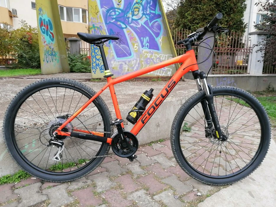 1. Bicicleta Focus Whistler 3.5 29 SupraOrange 2020