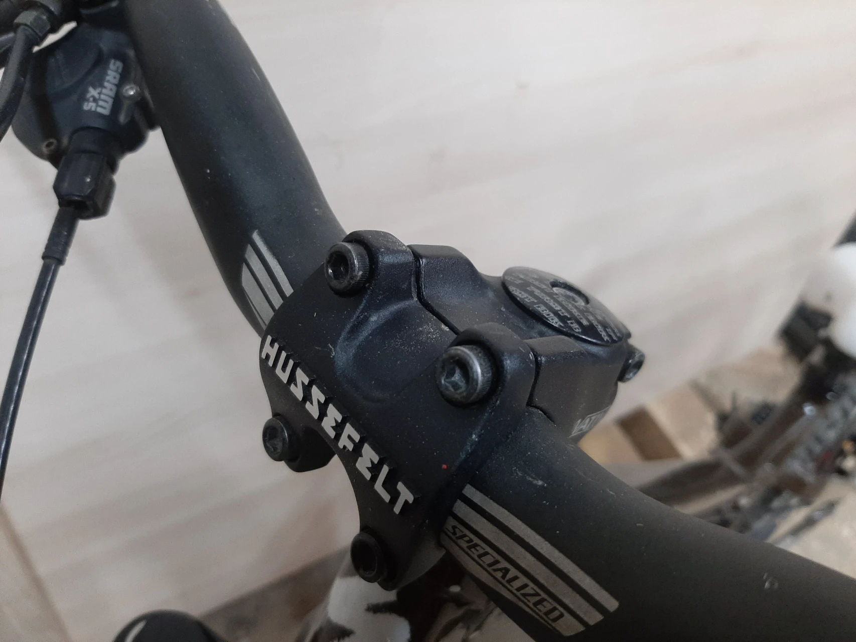 1. Vând Specialized P2