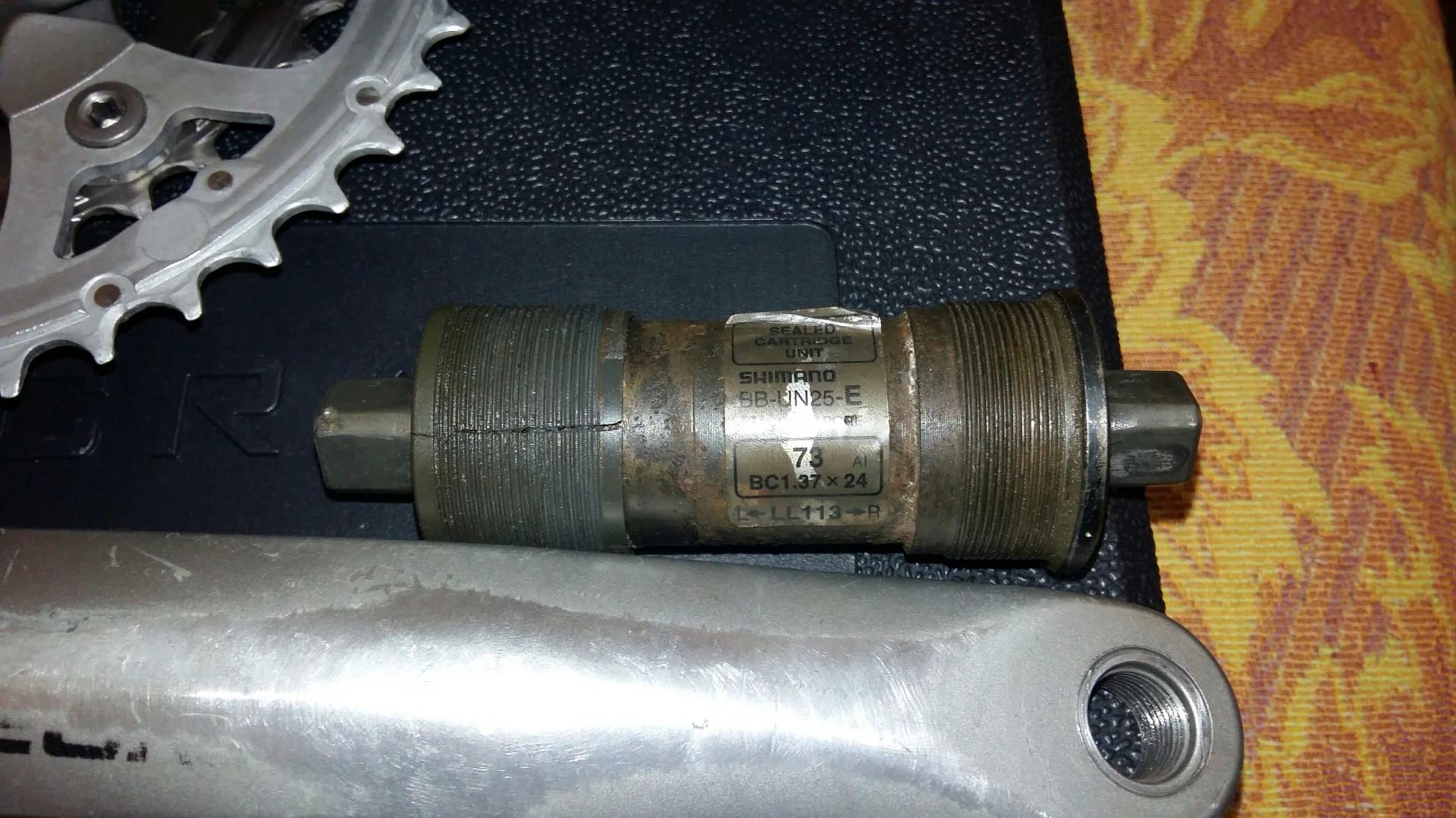 1. Monobloc Shimano BB-UN 25