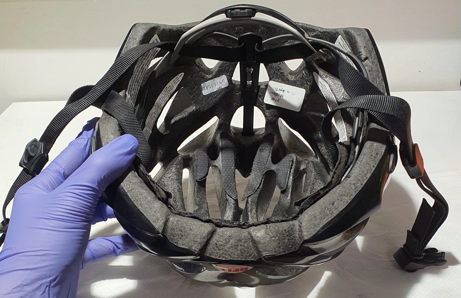 1. Casca BELL MTB.