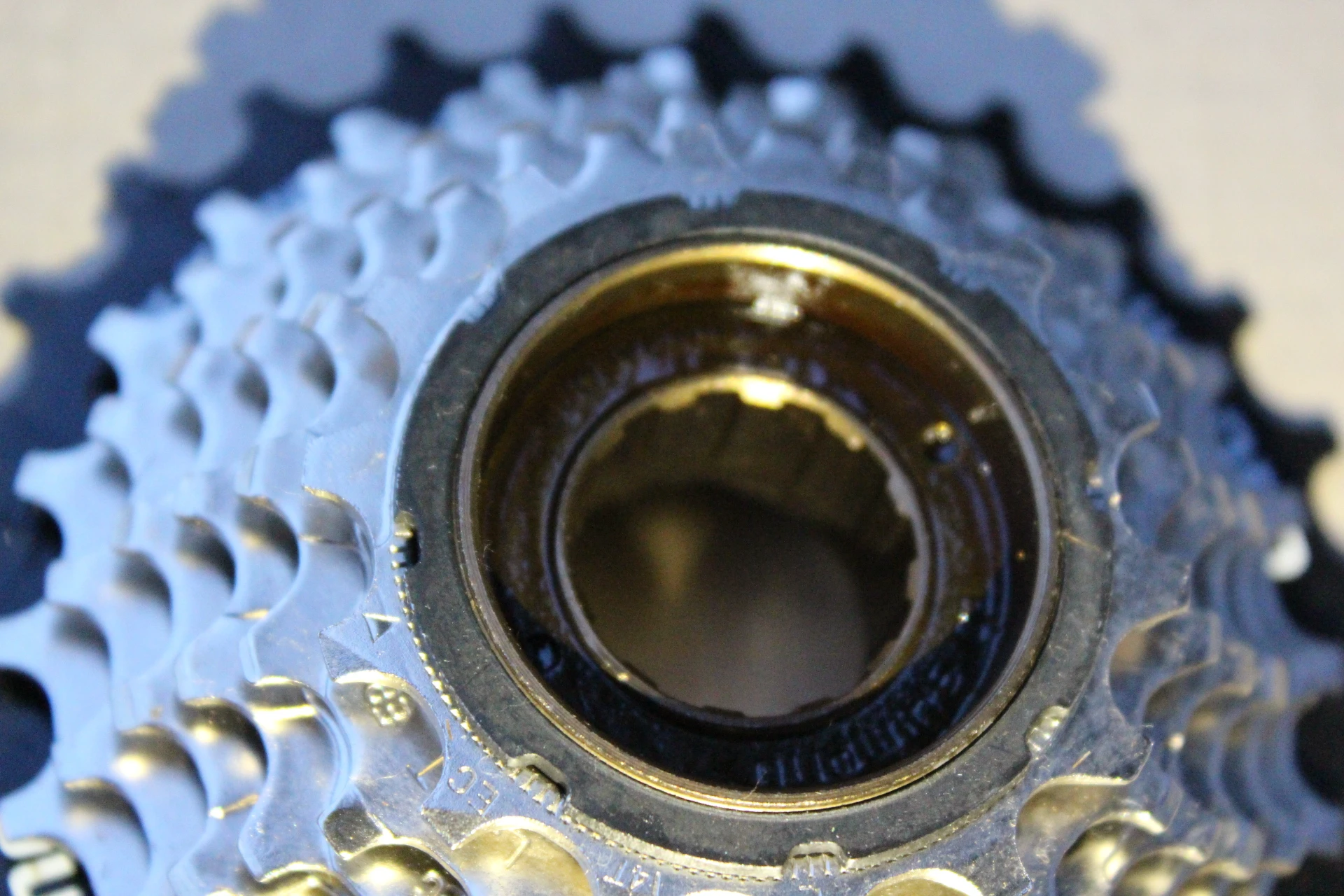 1. Shimano pinion MF-HG37 - 7 vit. 14-28T