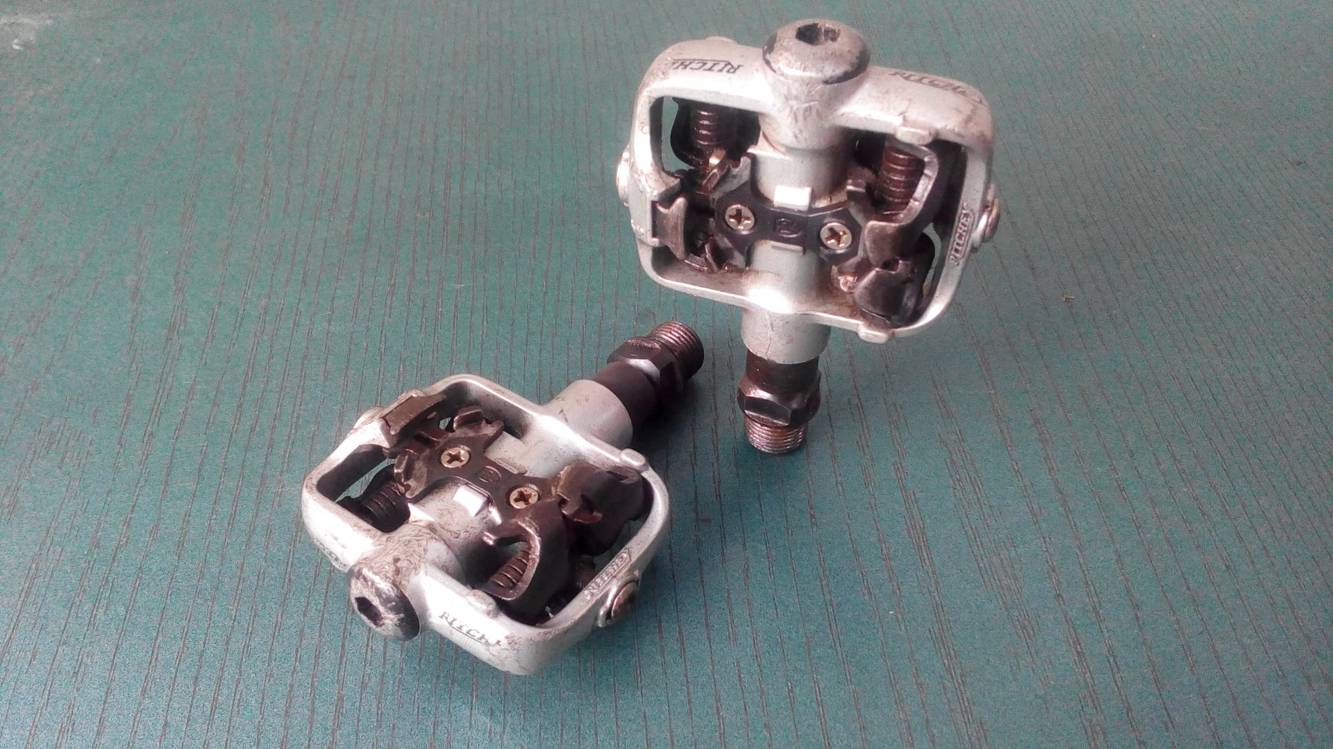 7. Pedale Ritchey mtb