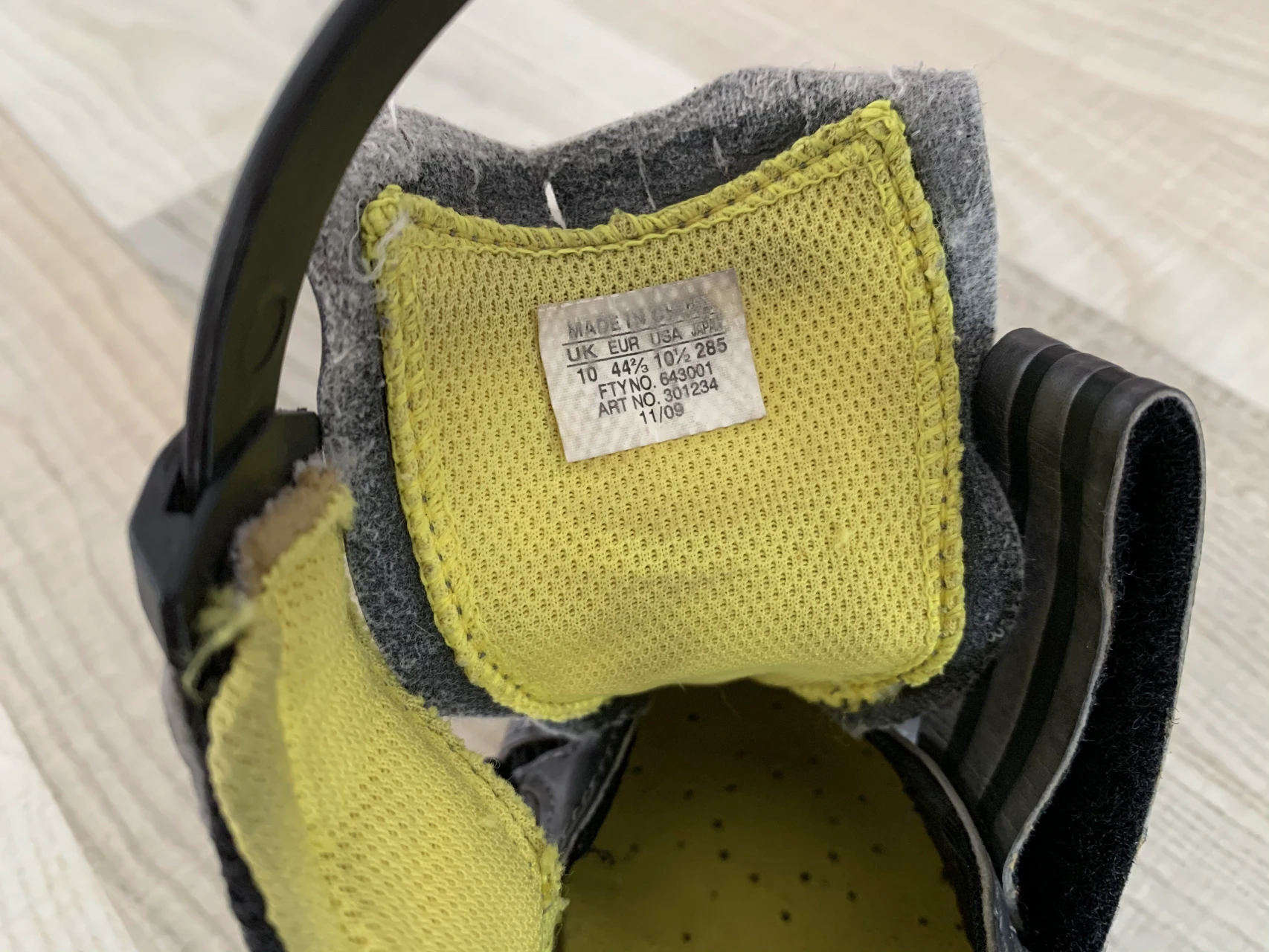 1. Pantofi Mavic 44.5 / 28.5
