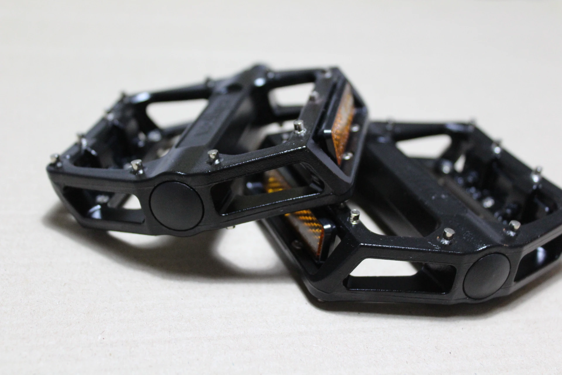 4. Wellgo platform pedal