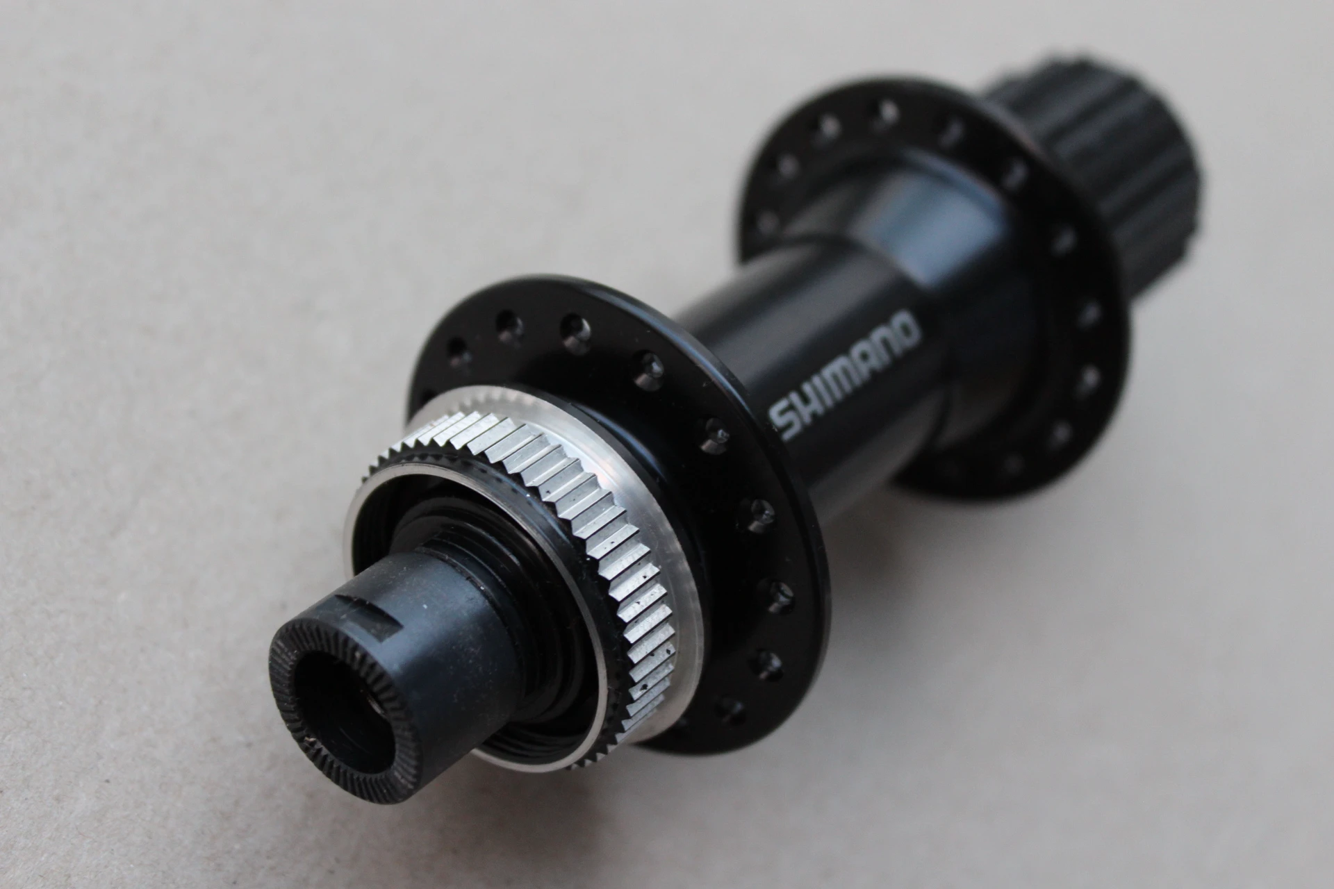 5. Shimano FH-MT400-B - Centerlock - 12x148mm Boost