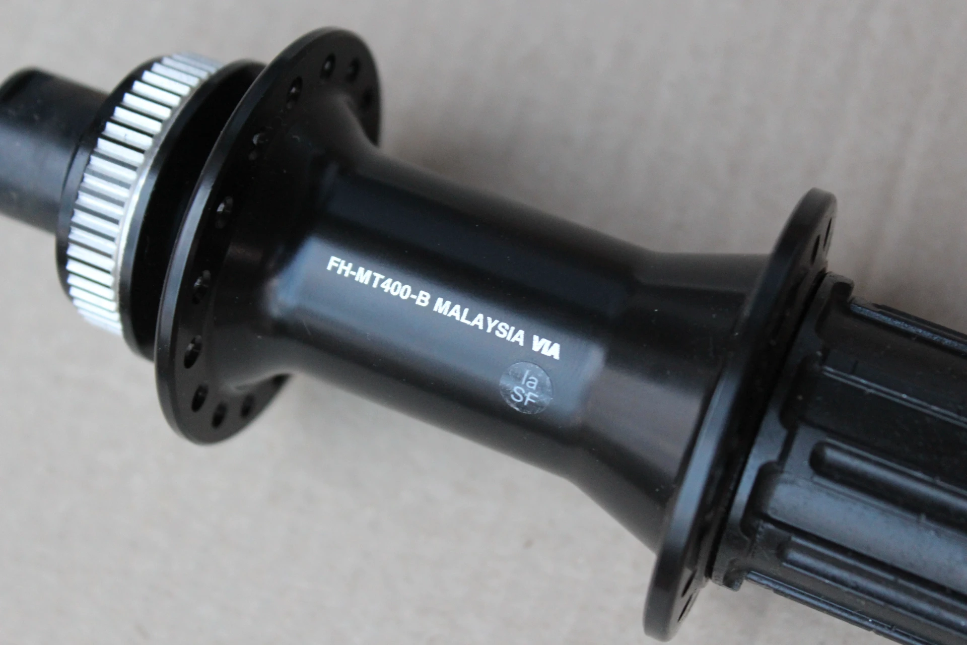 3. Shimano FH-MT400-B - Centerlock - 12x148mm Boost