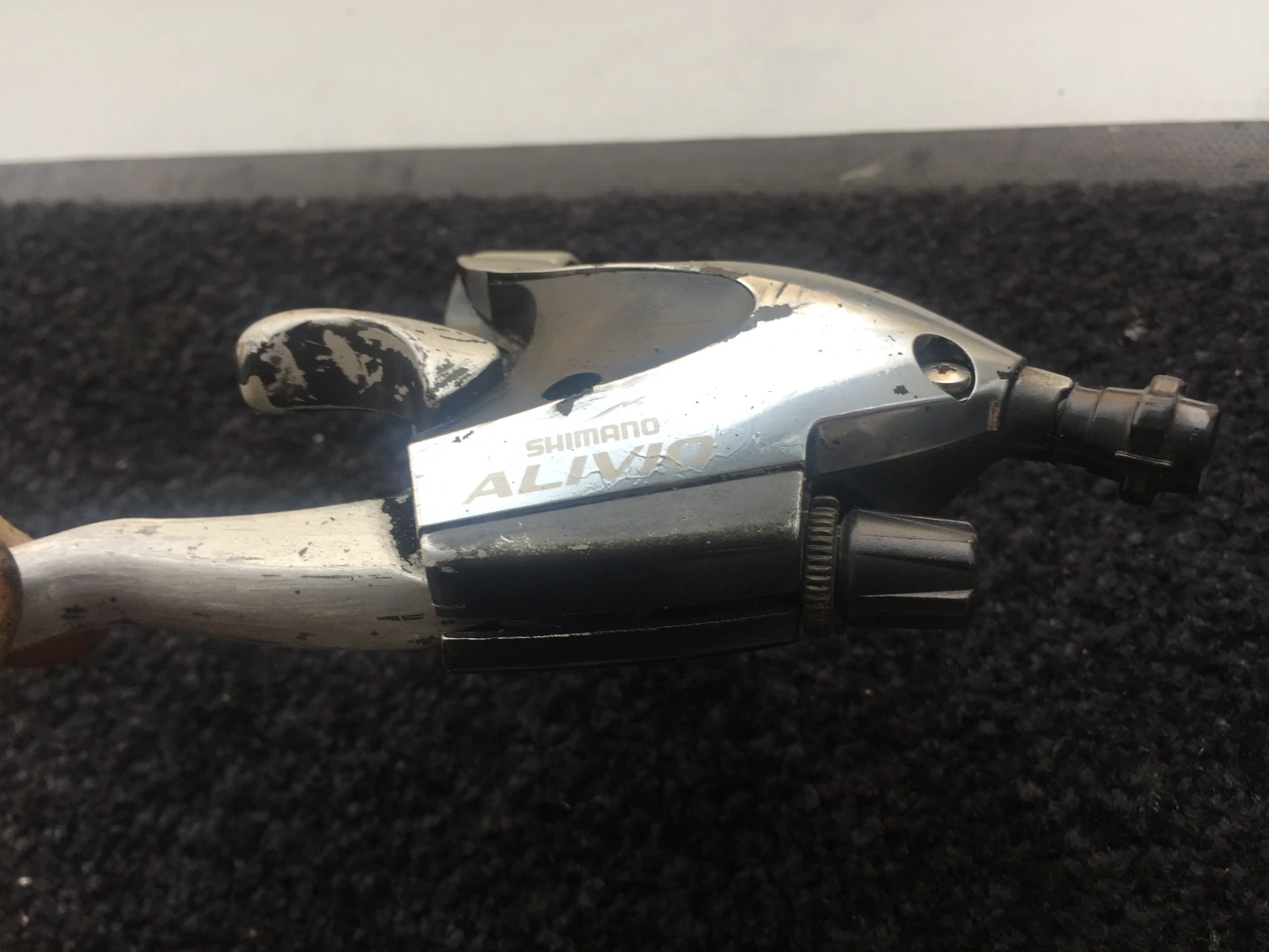 1. Shimano Alivio 8 viteze