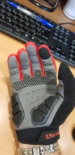 9. Manusi fullfinger
