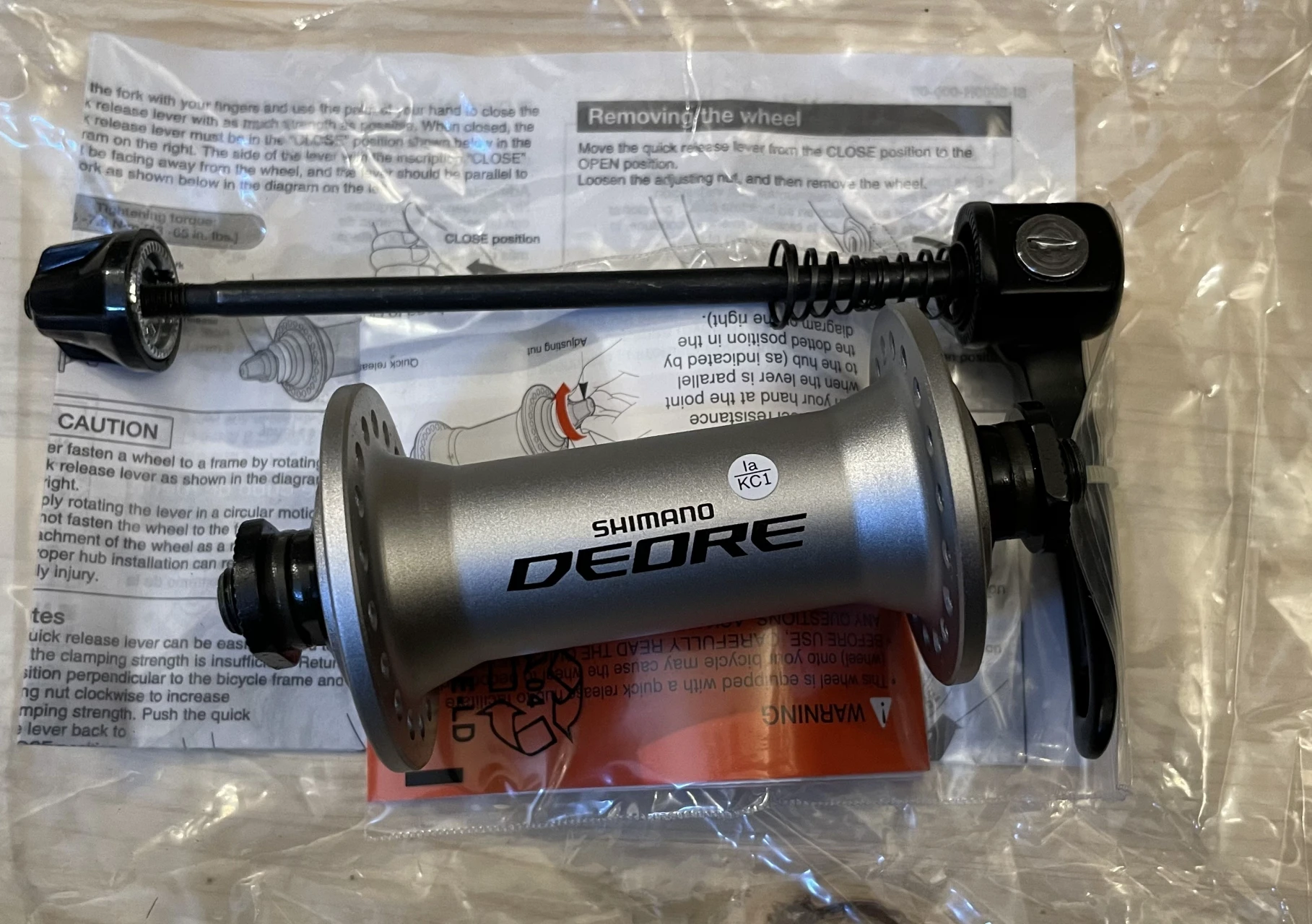 1. Butuc fata Shimano Deore