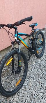 4. Bicicleta full suspension