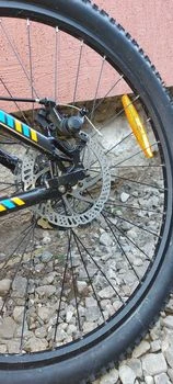 1. Bicicleta full suspension