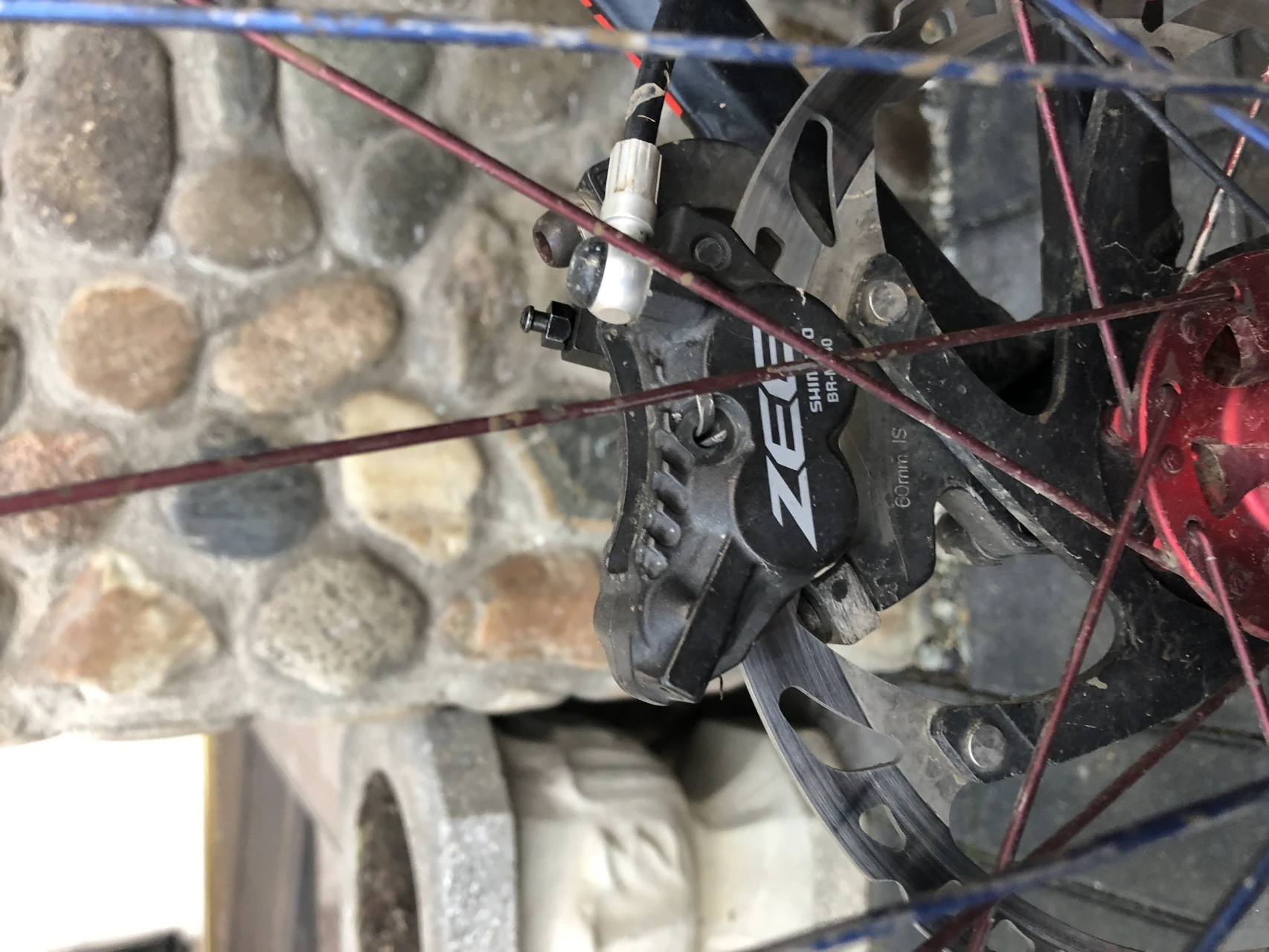 1. Vând bicicleta dh giant glory