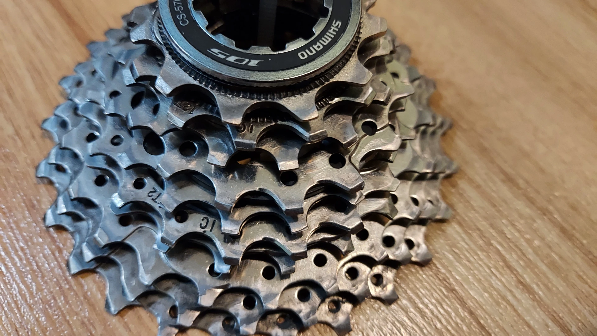 2. Shimano 105 CS-5700 10 viteze 11-25