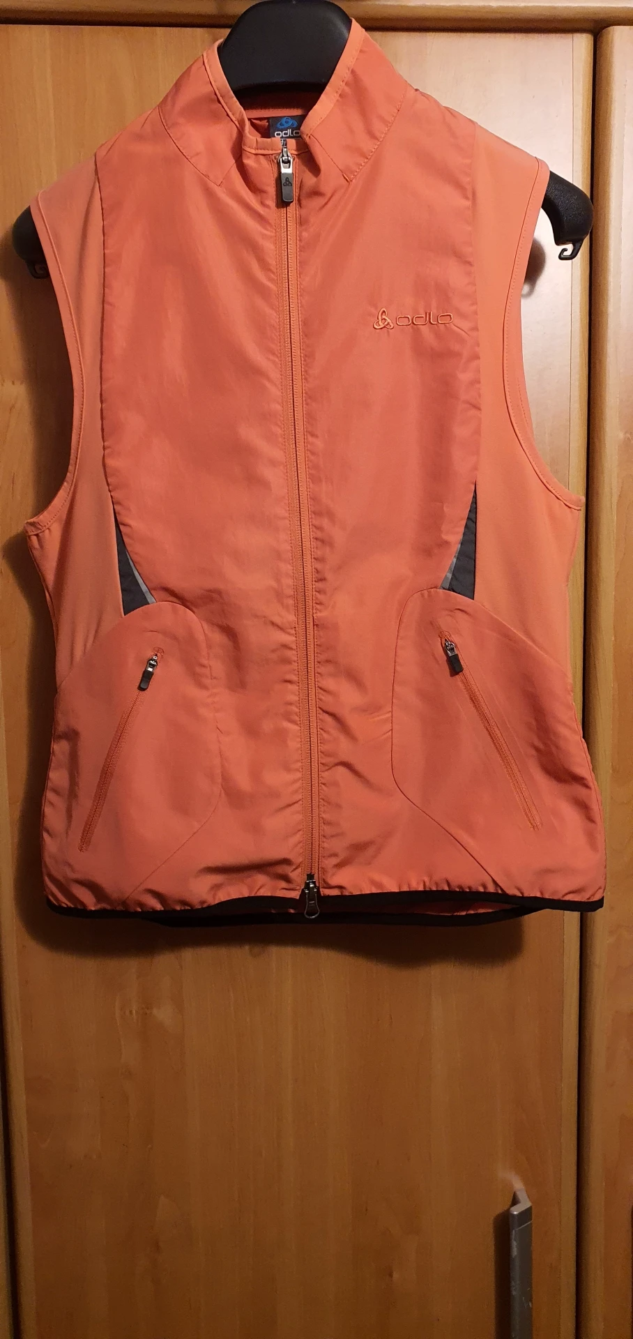 5. Vesta Odlo dama windproof masura M