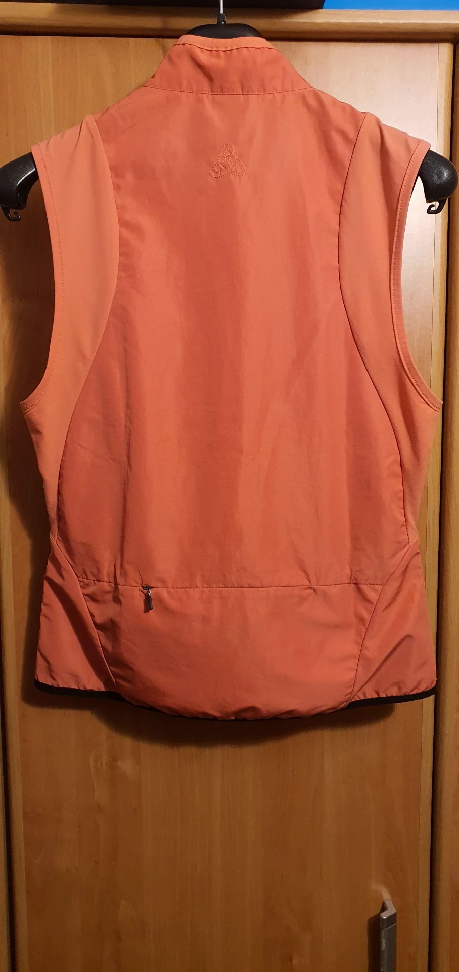 4. Vesta Odlo dama windproof masura M