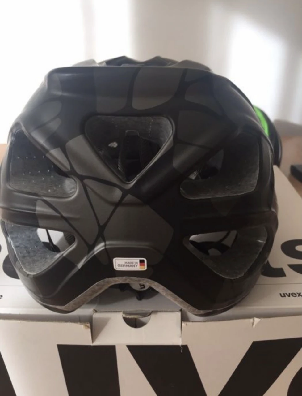 1. Casca UVEX City i-vo dark mat