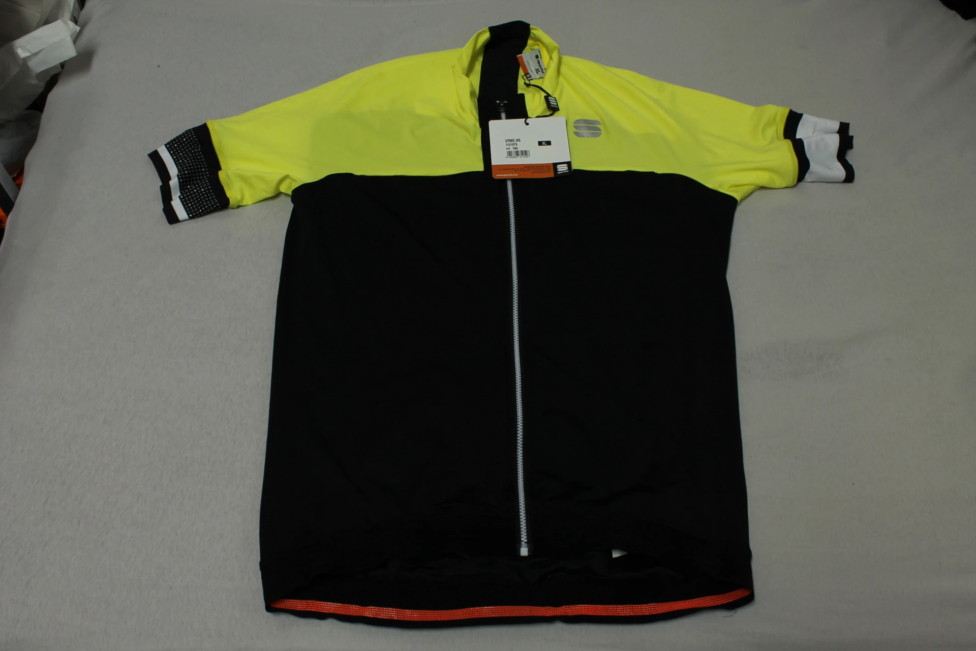 1. Tricou sportful strike Marime XL si L NOI