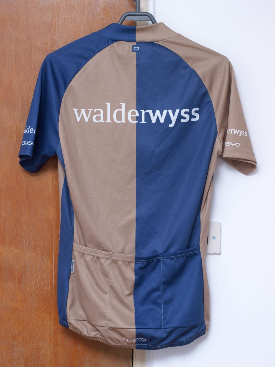 1. Tricou Owayo M