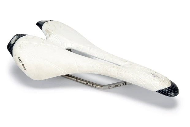 1. Cumpar Specialized Toupe alba / neagra