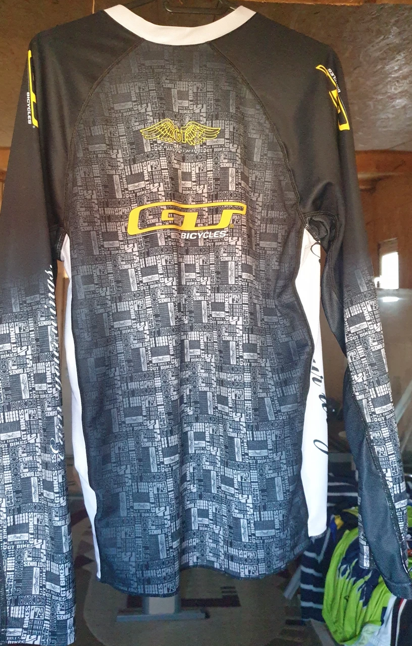1. Tricou GT maneca lunga L.