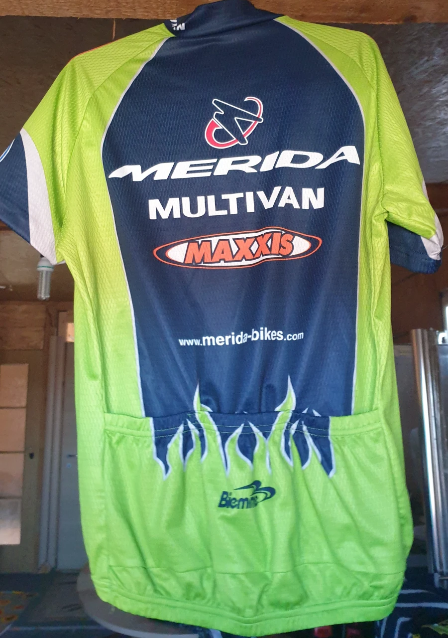 1. Tricou Merida M.