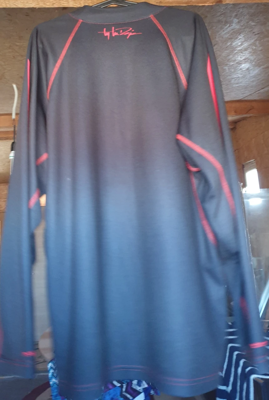 1. Tricou Troy lee designs L.
