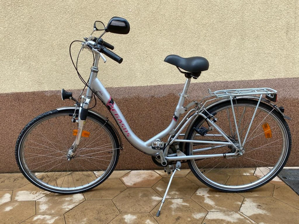 1. Bicicleta de oraș Pegasus full suspension