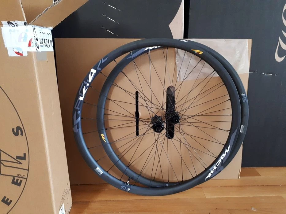 1. Vand set roti MTB 29 carbon Miche K4